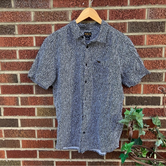 RVCA Other - RVCA White and Black Patterned Short Sleeve Button Down Shirt